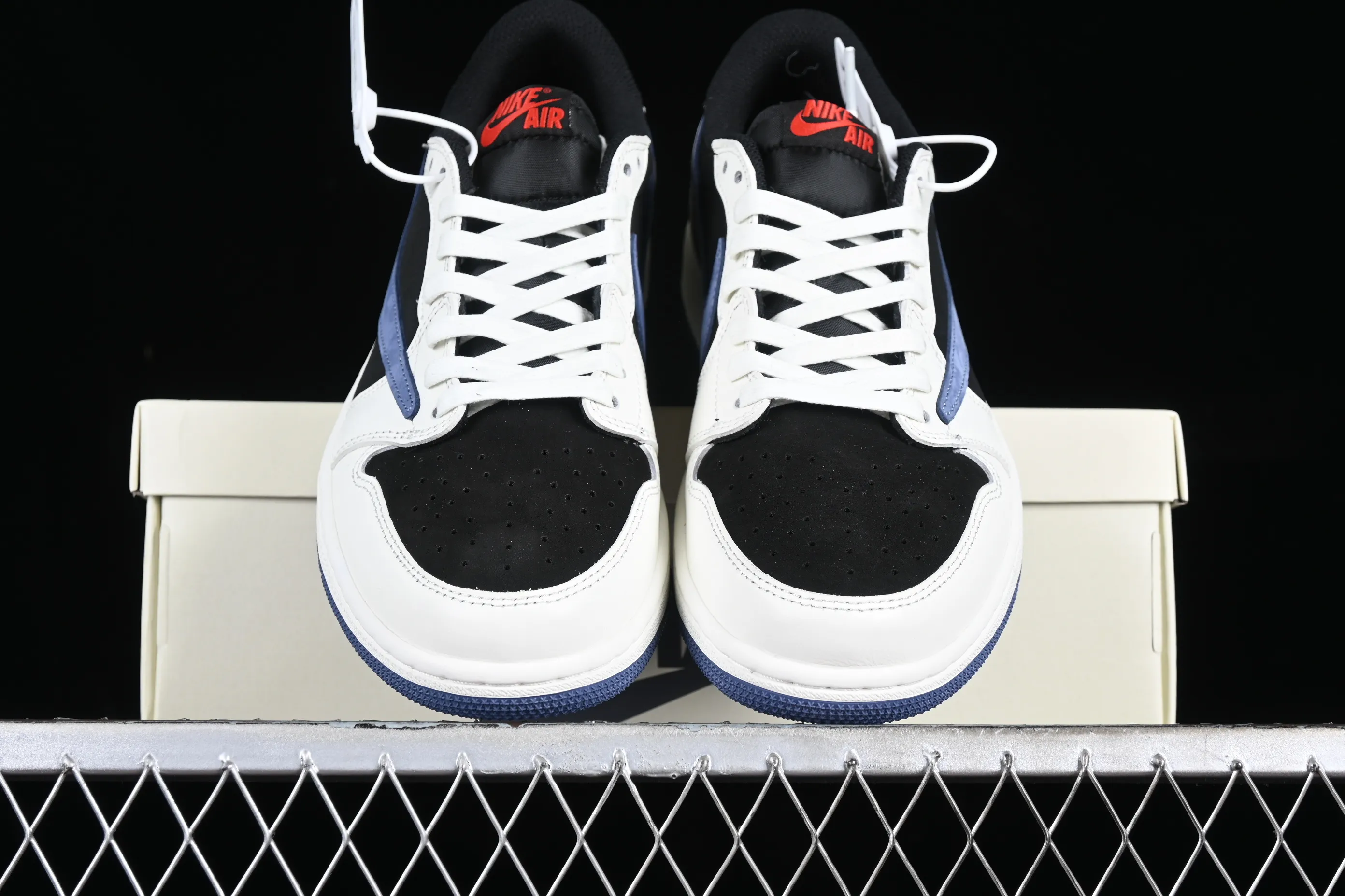 All Categories Air Jordan Jordan series basketball shoes Air Jordan 1 Low L version Travis Scott x Air Jordan 1 Low OG AJ1 Joe 1 overhead low-top basketball shoes DM7866-040